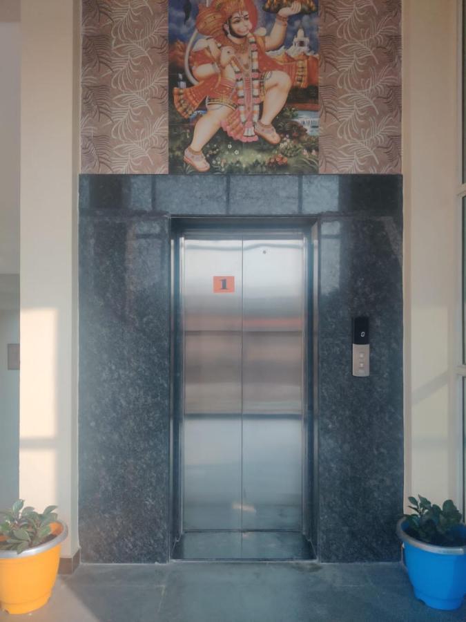 Hotel Hariram Tower Wardha Exteriör bild